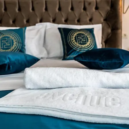 Avenue - Avenue 3* Venus