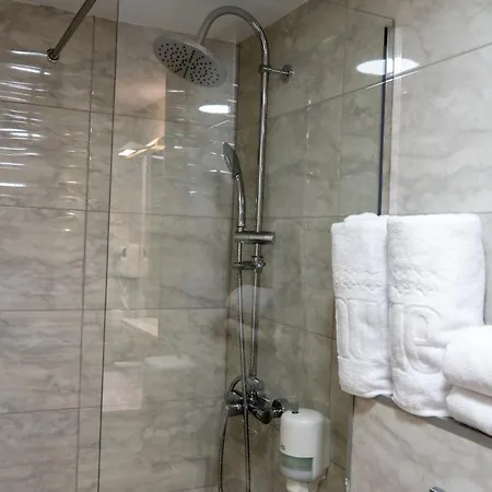 Avenue - Avenue Venus