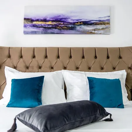 Avenue - Avenue 3* Venus