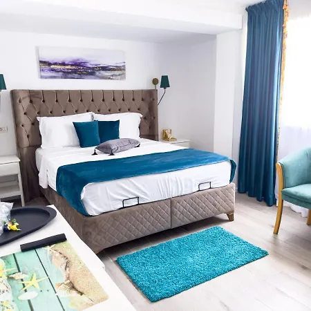 Avenue - Avenue 3* Venus