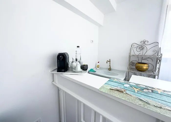 Avenue - Avenue 3* Venus